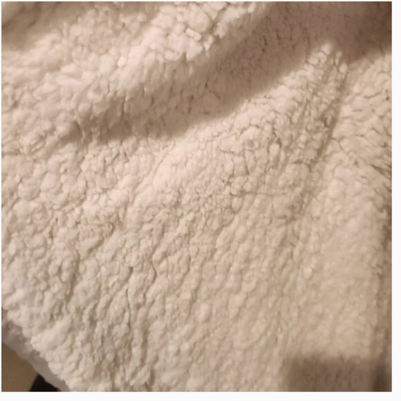 Socialite Hooded Sherpa Throw NWT 🆕 - Picture 12 of 16